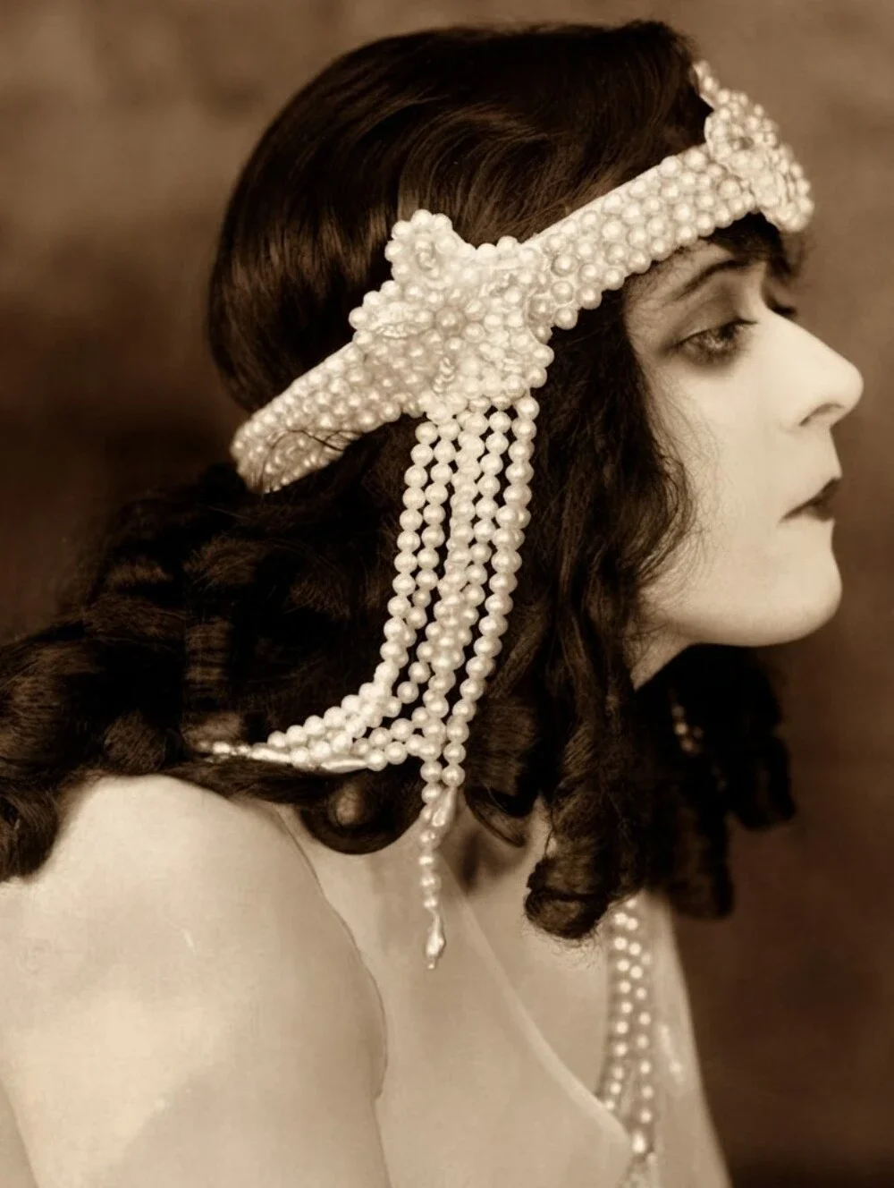 Theda Bara Beautiful beauty CLassic  Silent film vintage Hollywood Vin Gothic